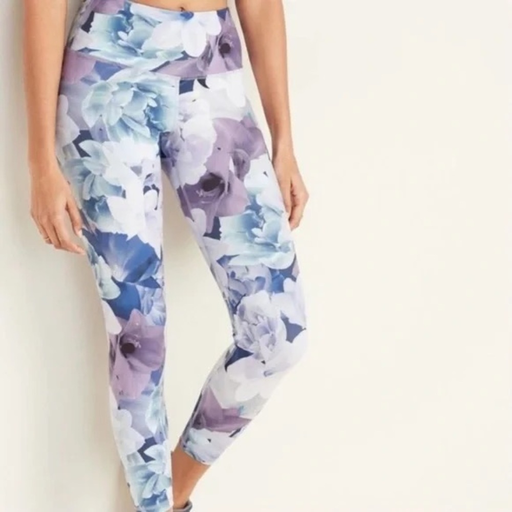 Old Navy Elevate Legging floral purple size S